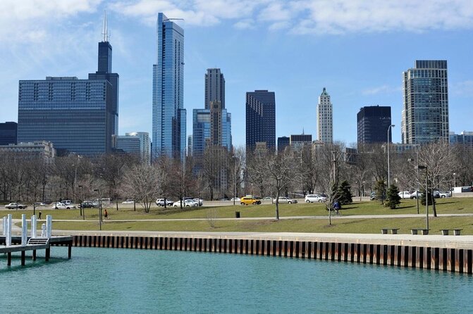 Bike Tour of Chicago's Lakefront Neighborhoods - How This Lakefront Neighborhood Ride Gives You Chicago in One Shot