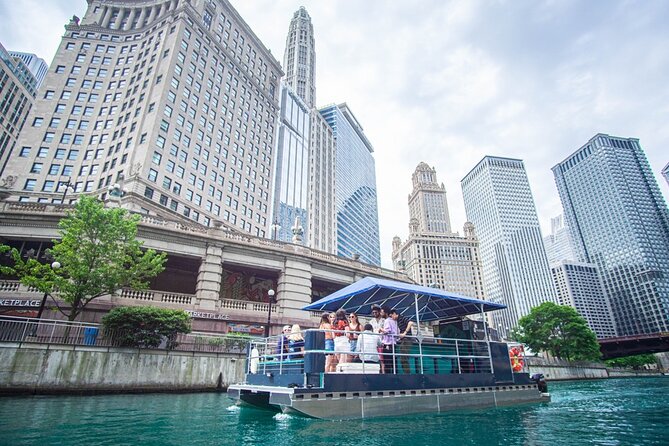 BYOB Chicago River Guided History Tour - Meeting Point at Sweet Home Gelato: Simple and Central