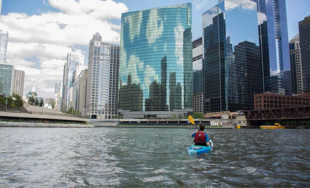 Chicago: 2-Hour Downtown Kayak Rental - The paddling lesson and safety basics that make or break the ride
