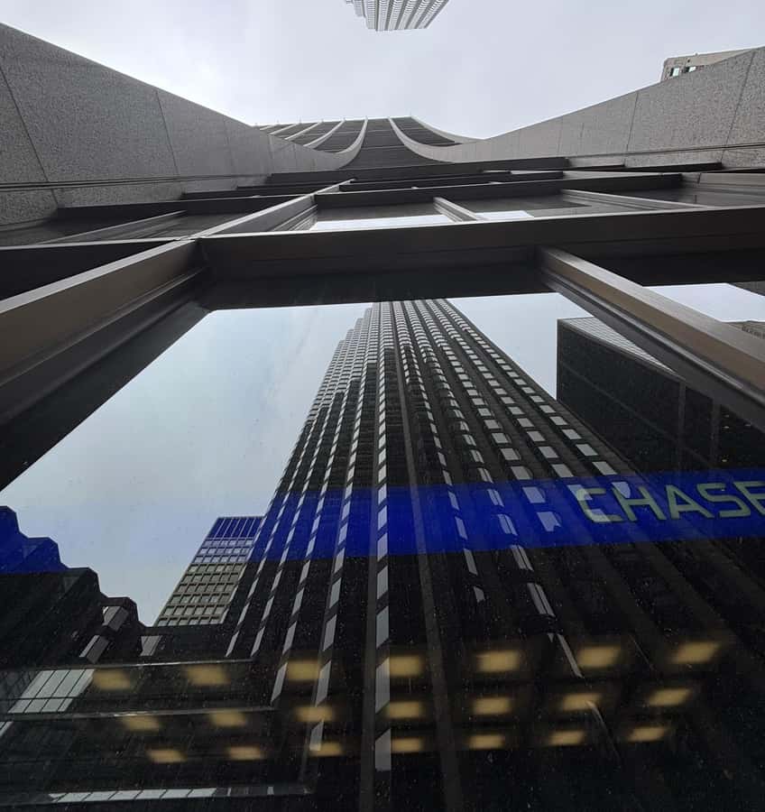 Chicago: Architecture & True Crime History - Price and Value: $35 for a Live Guide and a Two-Theme Experience