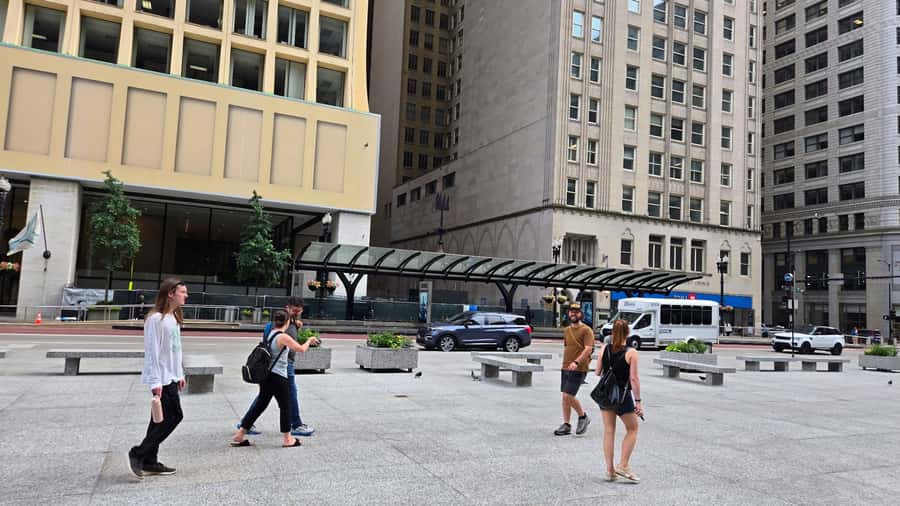 Chicago: Architecture & True Crime History - Weather Reality: What to Do About Thunderstorms