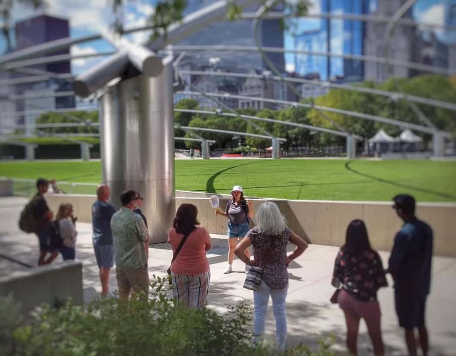Chicago: Best of Attractions Walking Tour +Bike/Kayak Rental - The free bike or kayak rental: how to make it pay off