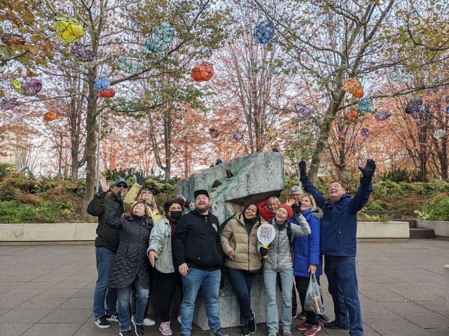 Chicago: Best of Attractions Walking Tour +Bike/Kayak Rental - Weather, comfort, and walking pace