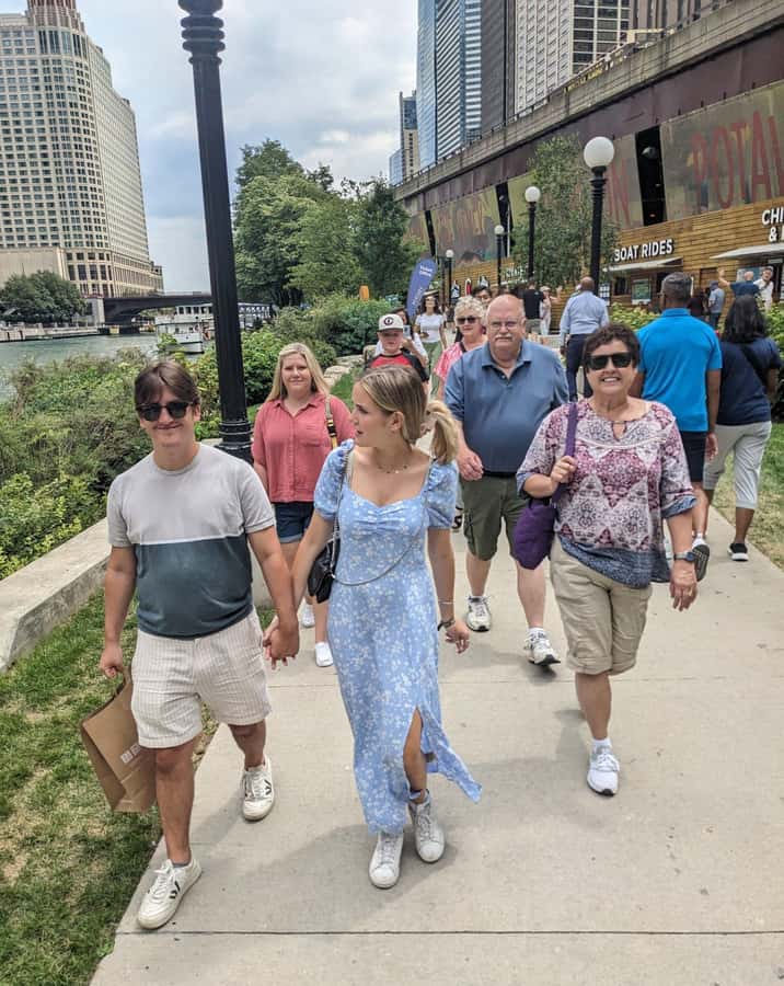 Chicago: Best of Attractions Walking Tour +Bike/Kayak Rental - Chicago Loop and Art Institute: where your “why” questions start