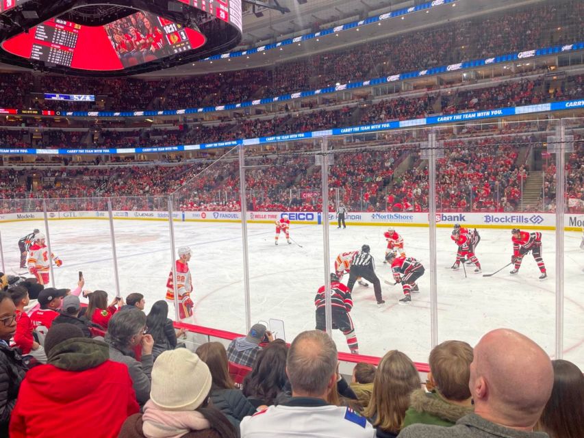 Chicago: Chicago Blackhawks NHL Game Ticket at United Center - United Center Blackhawks Games Feel Like Chicago, Not a Theme Park