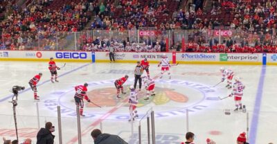 Chicago: Chicago Blackhawks NHL Game Ticket at United Center - Mobile Tickets and Entry: Fix the QR Code Confusion Early