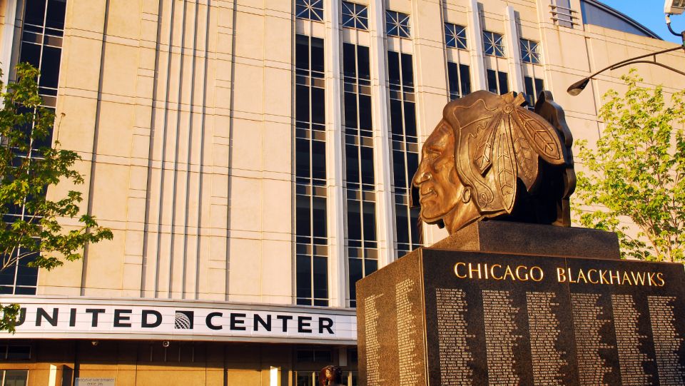 Chicago: Chicago Blackhawks NHL Game Ticket at United Center - The 3-Hour Game Flow: Entrances, Anthems, Puck Drop, Repeat