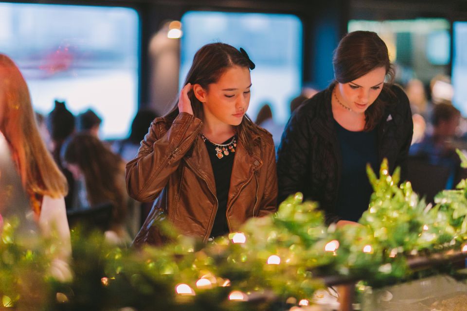 Chicago: Christmas Eve Lake Michigan Gourmet Dinner Cruise - Quick Hits Before You Go