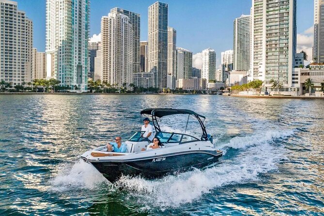 Chicago City Boat Tours - Lake Michigan skyline hour: what the extra open-water time adds