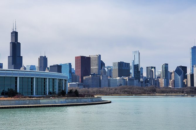 Chicago City Tour with Architecture River Cruise Option - Buckingham Fountain and seasonal reality checks