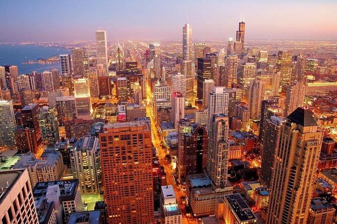 Chicago City Tours - Wrigley Field and the Lincoln Park Zoo: Sports Lore Meets Animal Watching