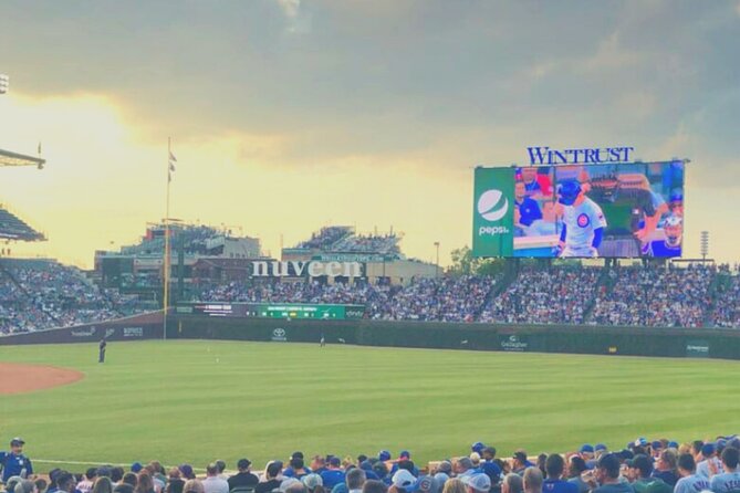 Chicago Cubs Baseball Game Ticket at Wrigley Field - The game experience in about three hours: stars up close and classic stadium noise