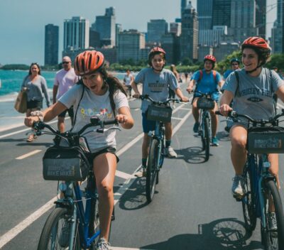 Chicago: Downtown Family Food Tour by Bike with Sightseeing - Finding the start point at Bobby’s Bike Hike and getting set