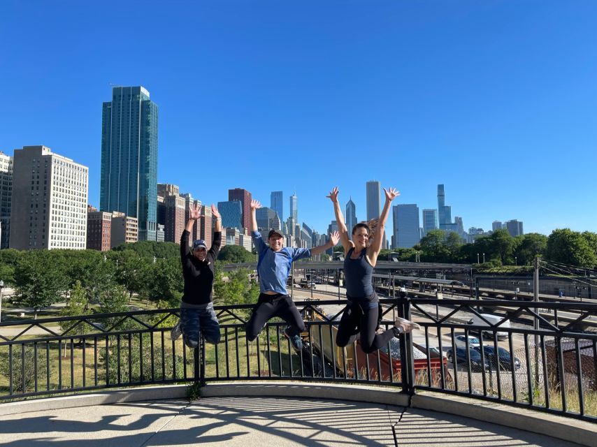 Chicago: Downtown Highlights Running Tour - Lake Michigan Shoreline and Navy Pier Views