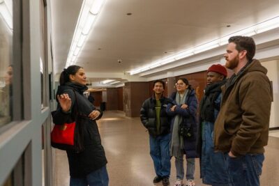 Chicago: Downtown Loop & Millennium Park 2 Hour Walking Tour - Starting at the Chicago Theatre: your first big landmark