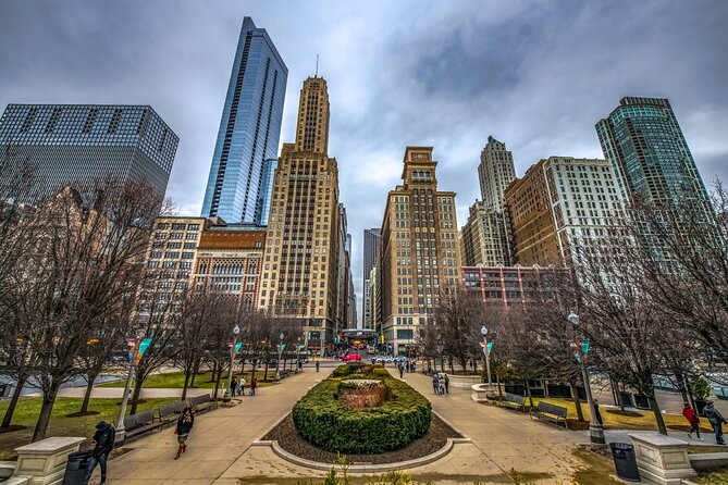 Chicago Food Tour with The Magnificent Mile and Millennium Park - Bongiorno’s Italian stop: beef sandwich comfort without the detour
