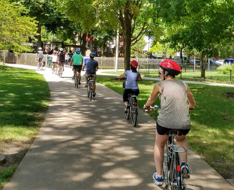 Chicago: Full-Day or Half-Day Bike Rental - Northbound Alternative: Lincoln Park Zoo and Wrigley Field