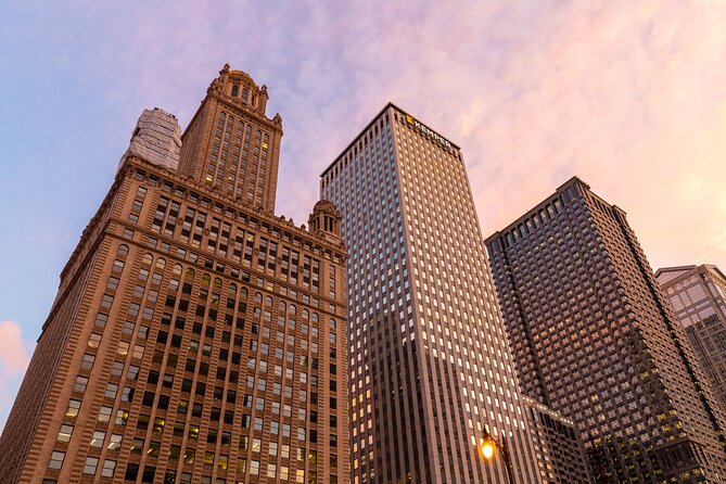 Chicago Gangsters: Self-Guided Crime Story Puzzle Walk - Harry Caray’s to DuSable Bridge: food stop energy, then river-scale drama