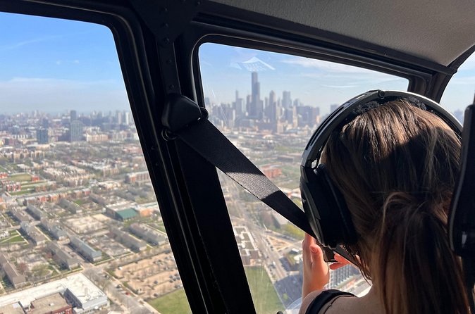 Chicago Helicopter 10-Minute Tour for up to Three Passengers - What the Pilot and Staff Matter Most