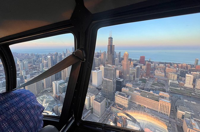 Chicago Helicopter 25-Mile Tour for up to Three Passengers - Weather and wind: the main risk to plan around