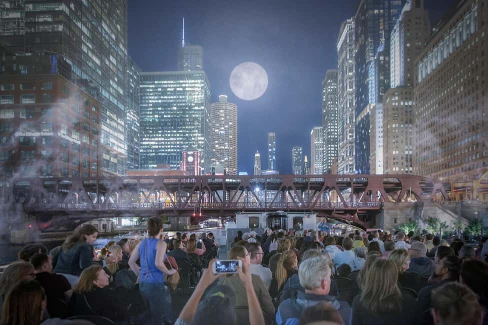 Chicago: Historic Gangsters & Ghosts Night Cruise - Key things to know before you go
