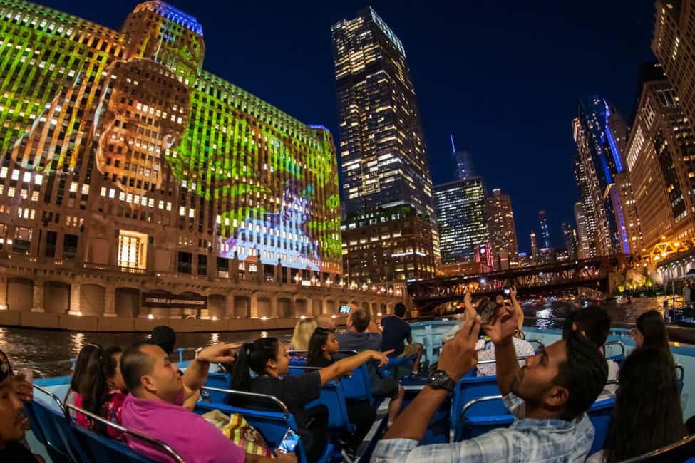 Chicago: Historic Gangsters & Ghosts Night Cruise - The dark-side stories you’ll hear on board