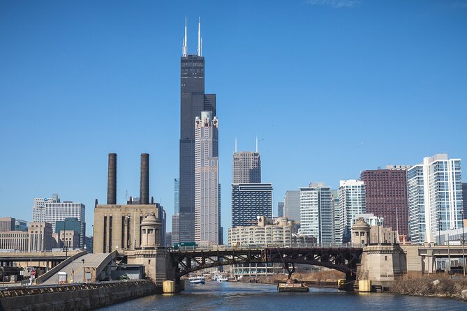 Chicago in a Day: Food and Architecture Private Walking Tour - Chicago Water Tower: old Chicago survived, and now it has an art role