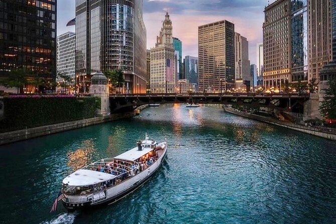 Chicago Luxury Minibus City Tour and Architecture River Cruise - The switch to the Architecture River Cruise on the Chicago River