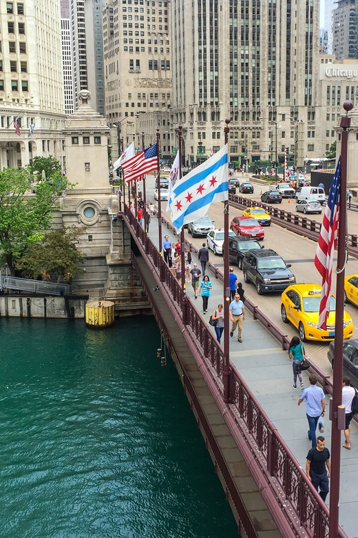 Chicago: Magnificent Mile Walking Tour - Start at the Chicago Architecture Center, Then Head Straight to North Michigan Avenue