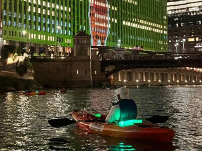 Chicago: Moonlight Paddle Tour on the Chicago River - Spotting Chicago’s lights: Willis Tower and Marina City from the kayak
