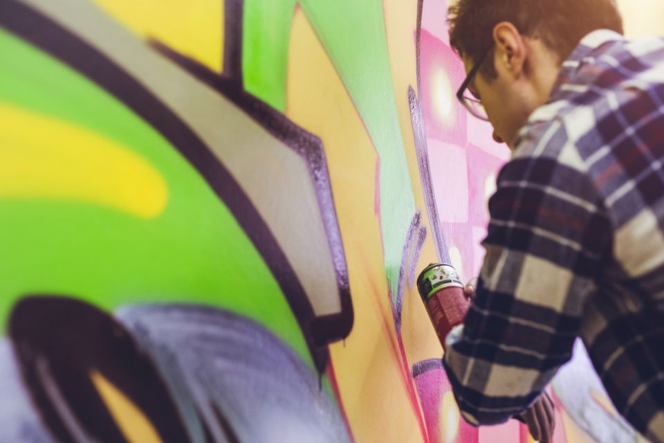 Chicago: Offbeat Guided Street Art Tour - Wicker Park walls: learning what artists are responding to