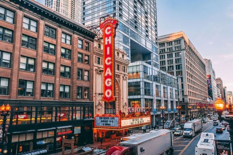 Chicago: Private custom tour with a local guide - Language options and what they change on the ground
