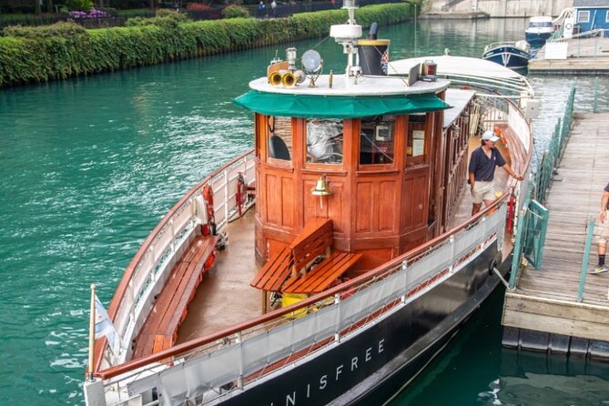Chicago River Architecture Tour Aboard a Historic Yacht - Price and value: what $49 buys you on the water