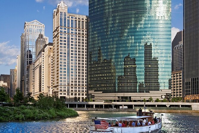 Chicago River Architecture Tour Aboard a Historic Yacht - Meeting at 465 N McClurg Ct: easy to find, close to the action