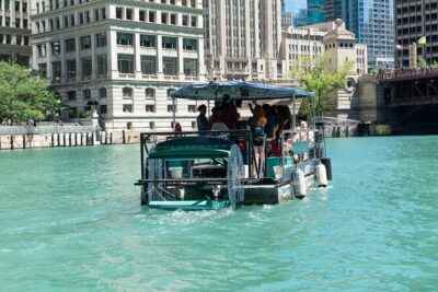 Chicago River Cycleboat Cruise - First highlight: Willis Tower from the river level
