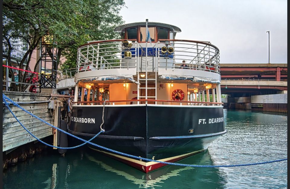 Chicago River: Guided Sunset Cocktail & Architecture Tour - Why this sunset cruise makes Chicago’s architecture click