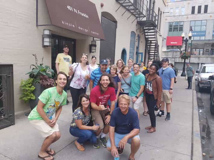 Chicago: River North Walking Food Tour - Five tastings, plus a guide who explains the why
