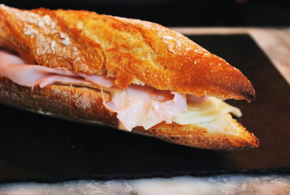 Chicago: River North Walking Food Tour - Lou Malnati’s: deep-dish history in a single stop