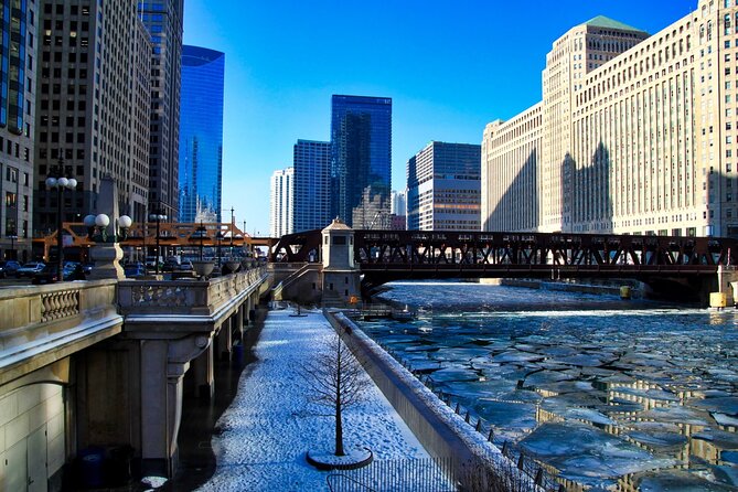 Chicago Riverwalk Self-Guided Walking Tour - Bridges and big Art Deco: Dearborn Street Bridge to Merchandise Mart