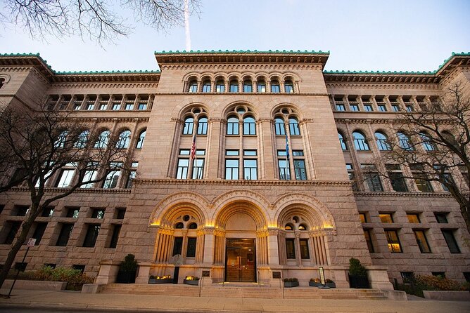Chicago Self-Guided Audio Tour - Union Station, the Great Hall, and WWII-Tunnel Stories You Can Hear While You Walk