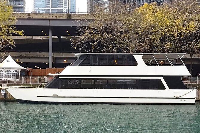 Chicago Skyline Tiki Chic Party Cruise on Lake Michigan - Meeting on the Chicago Riverwalk: Easy to Find, If You Arrive Early