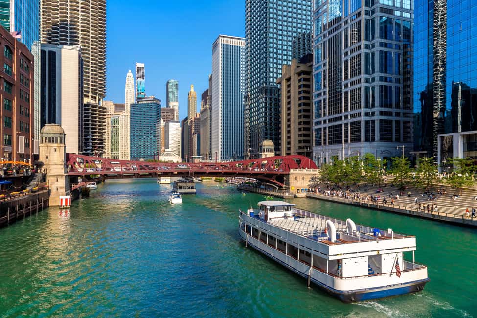 Chicago: Small Group Walking Tour with Skydeck and Boat - Key highlights worth knowing