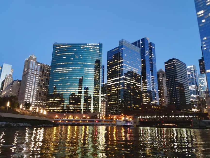 Chicago: Sunset Kayak Tour on the Chicago River - Golden Hour on the Chicago River: Why This Feels Like Chicago Up Close