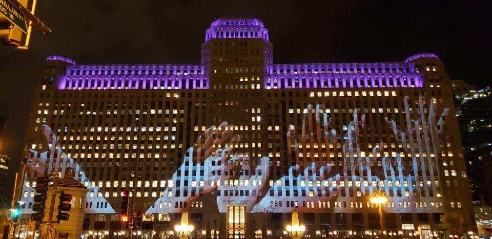 Chicago: Sunset Tour by Open-top Bus with Live Guide - Downtown to River North: the skyline-and-neon pass