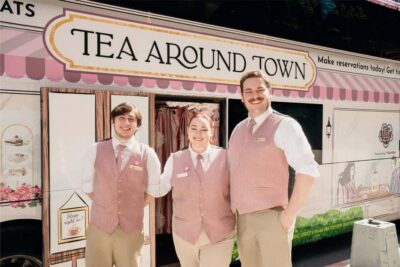 Chicago: Tea Around Town With Curated Teas & Iconic Sights - Where You Meet: 200 E Randolph St and Getting On Time