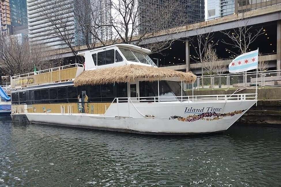Chicago: Tiki Bar Cruise on Chicago River or Lake Michigan - How the bar works onboard: ordering without losing your mood