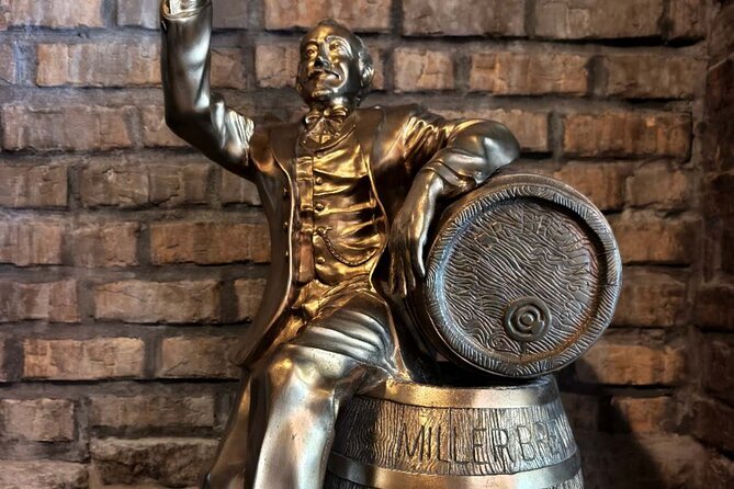 Chicago to Milwaukee Day Trip with Brewery Tour & City Highlights - Small group touring (max 14) and why the guide matters