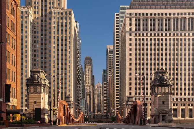 Chicago Walking Tour: Historic Skyscrapers - Why the Loop skyline teaches Chicago fast (and well)