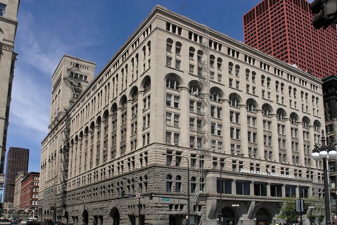 Chicago Walking Tour: Historic Skyscrapers - Meeting at 410 Michigan Ave, ending by the Monadnock: what the timing feels like