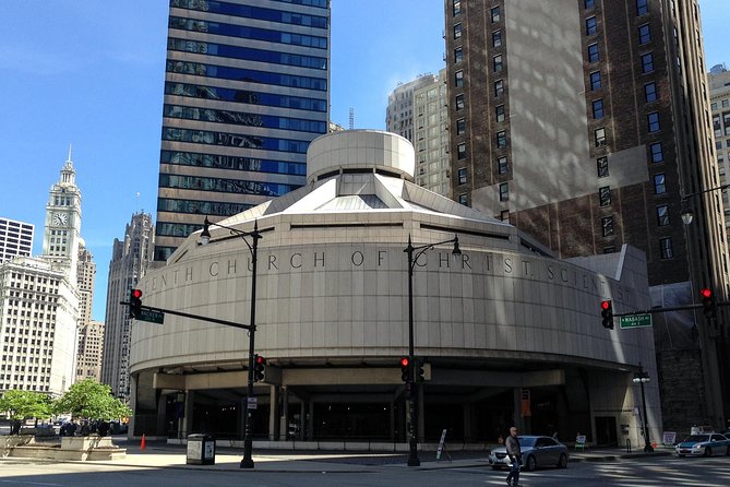 Chicago Walking Tour: Modern Architecture - Marina City: Bertrand Goldberg’s urban experiment in concrete form